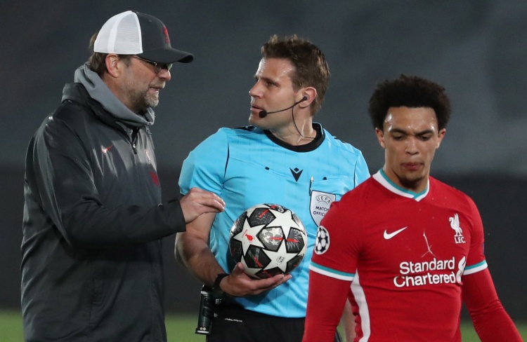 湖人完败！东契奇38+16犯两错，文班16+14榜眼拉胯，勇士旧将全队第二