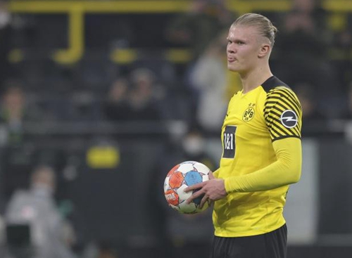 西甲最新积分战报：巴萨8连胜，黄潜升第3，塞尔塔轰4球