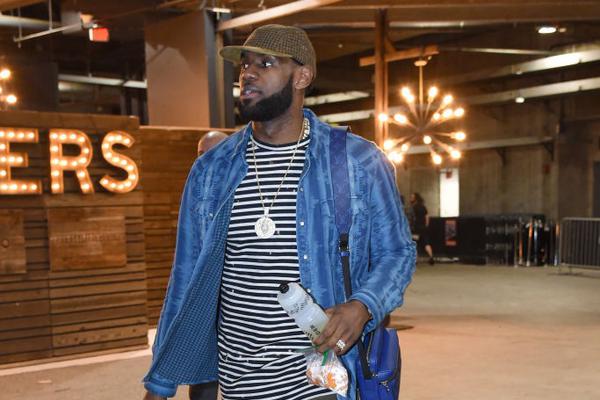 《光与影：33号远征队》因AI被撤销年度最佳 外网热议：不公平！