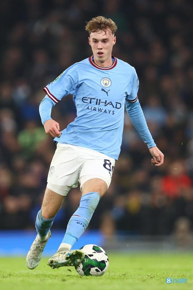 热闻｜英超争冠悬念再起！阿森纳0-0利物浦，布拉德利吊射中楣+伤退