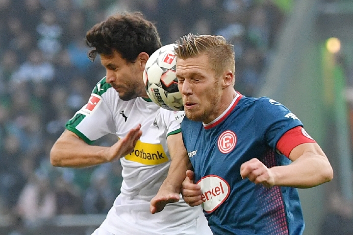 17年前范德萨创英超1311分钟零封纪录