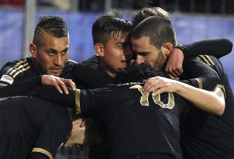 [NBA]手感火热！鲍尔单脚三分应声入网