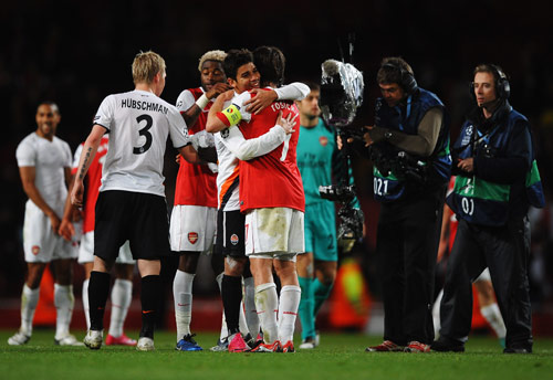 《蔚蓝档案》主线最终篇第二章“虚妄圣所攻略战”更新，庆典招募限时开启，全新限定成员【未花】重磅登场！