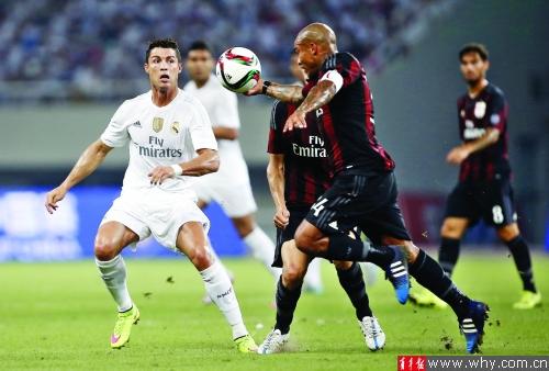 砸歪篮筐！湖人大将6中1怒砍2分 正负值-15队内最低