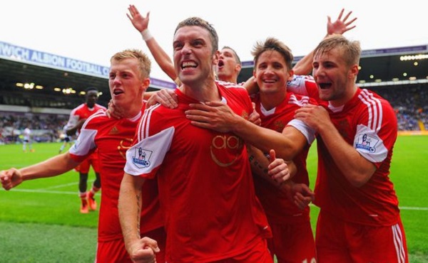 父子齐心助力！詹姆斯神勇复苏砍下30+8+8，东契奇关键三分显神威！